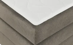Boxspringbett mit Bettkasten