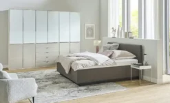 Drehtürenschrank