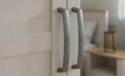 Drehtürenschrank