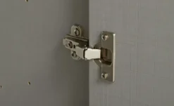 Drehtürenschrank