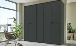 Drehtürenschrank