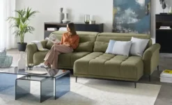Ecksofa mit elektrischer Sitztiefenverstellung
