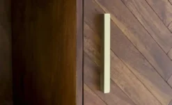 Highboard aus Massivholz