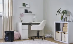 Schreibtisch