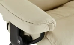 Stressless Relaxsessel mit Hocker Reno