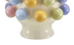 Vase mit Kugeln