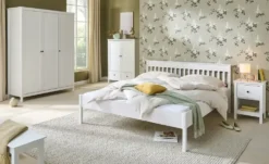 Wäscheschrank Massivholz aus Massivholz